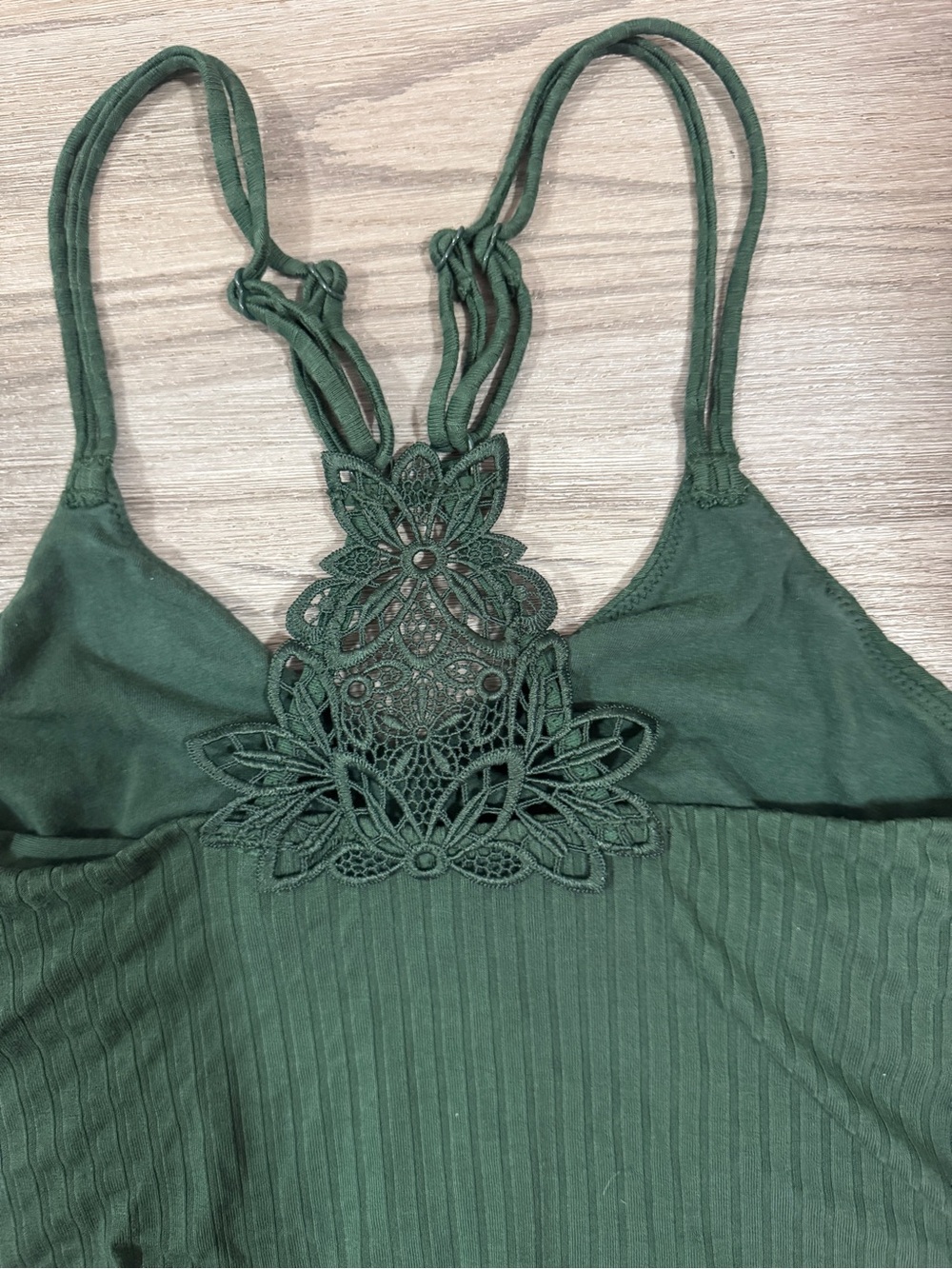 Aerie green crop top with lace detail Woman’s Size XS - Picture 4 of 5